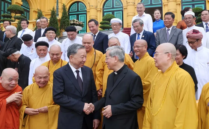 Chủ tịch nước Tô Lâm: Đảng, Nhà nước luôn tôn trọng quyền tự do tín ngưỡng, tôn giáo của người dân - Ảnh 2. Chủ tịch nước Tô Lâm: Đảng, Nhà nước luôn tôn trọng quyền tự do tín ngưỡng, tôn giáo của người dân - Ảnh 2.