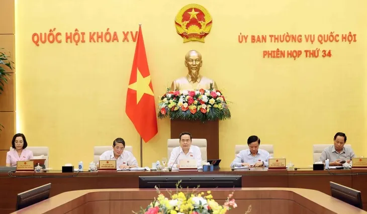 Ủy ban Thường vụ Quốc hội bế mạc Phiên họp thứ 34 - Ảnh 1. Ủy ban Thường vụ Quốc hội bế mạc Phiên họp thứ 34 - Ảnh 1.