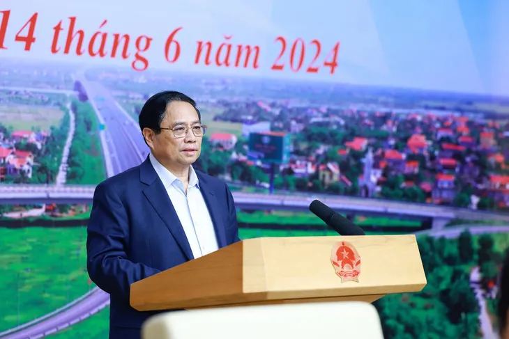 Thủ tướng: Thi đua hoàn thành 3.000 km đường cao tốc trước ngày 31/12/2025 - Ảnh 1. Thủ tướng: Thi đua hoàn thành 3.000 km đường cao tốc trước ngày 31/12/2025 - Ảnh 1.