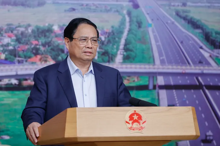 Thủ tướng yêu cầu phát động phong trào thi đua 500 ngày để hoàn thành 3.000 km cao tốc - Ảnh 1. Thủ tướng yêu cầu phát động phong trào thi đua 500 ngày để hoàn thành 3.000 km cao tốc - Ảnh 1.
