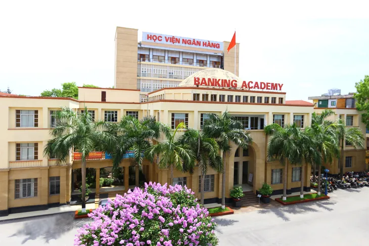 Học viện Ngân hàng công bố điểm chuẩn năm 2024 - Ảnh 1. Học viện Ngân hàng công bố điểm chuẩn năm 2024 - Ảnh 1.