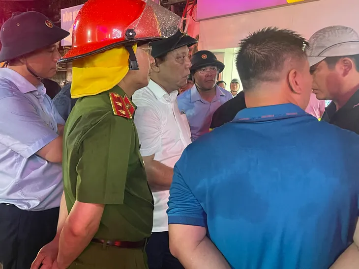 Vụ cháy tại Định Công Hạ (Hà Nội): Phát hiện 4 thi thể nạn nhân - Ảnh 2. Vụ cháy tại Định Công Hạ (Hà Nội): Phát hiện 4 thi thể nạn nhân - Ảnh 2.