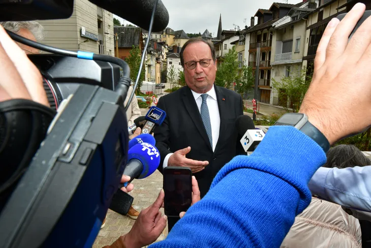 Cựu Tổng thống Pháp François Hollande sẽ tái tranh cử Quốc hội - Ảnh 1. Cựu Tổng thống Pháp François Hollande sẽ tái tranh cử Quốc hội - Ảnh 1.