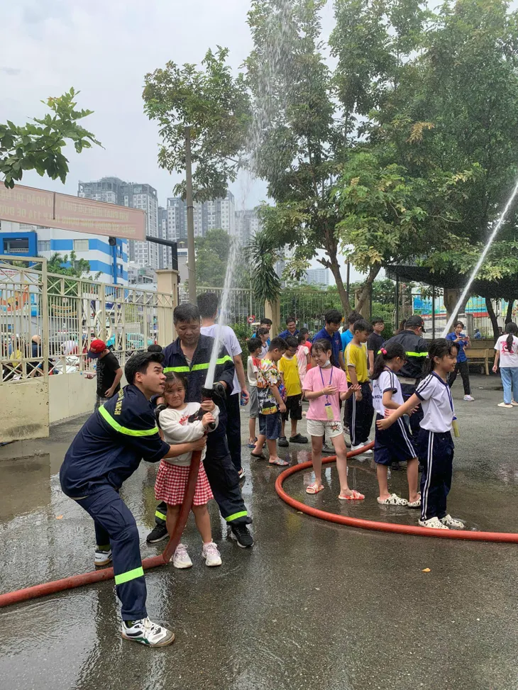 Sôi nổi các hoạt động rèn luyện kĩ năng cho thanh thiếu niên trong dịp hè - Ảnh 3. Sôi nổi các hoạt động rèn luyện kĩ năng cho thanh thiếu niên trong dịp hè - Ảnh 3.