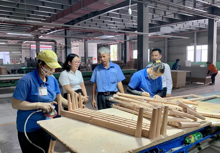 Agribank giảm lãi suất cho vay hỗ trợ người dân, doanh nghiệp - Ảnh 2. Agribank giảm lãi suất cho vay hỗ trợ người dân, doanh nghiệp - Ảnh 2.