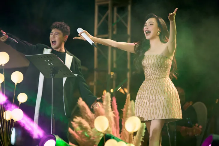Ba nữ ca sĩ tái ngộ khán giả sau một thập kỷ - Ảnh 3. Ba nữ ca sĩ tái ngộ khán giả sau một thập kỷ - Ảnh 3.