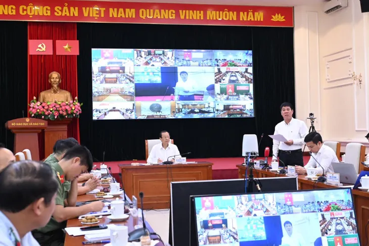Gần 67.000 thí sinh được miễn thi tốt nghiệp THPT 2024 môn Ngoại ngữ - Ảnh 1. Gần 67.000 thí sinh được miễn thi tốt nghiệp THPT 2024 môn Ngoại ngữ - Ảnh 1.
