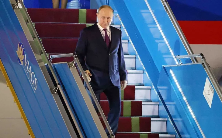 Tổng thống Nga Vladimir Putin đến Hà Nội, bắt đầu thăm cấp Nhà nước tới Việt Nam - Ảnh 1. Tổng thống Nga Vladimir Putin đến Hà Nội, bắt đầu thăm cấp Nhà nước tới Việt Nam - Ảnh 1.