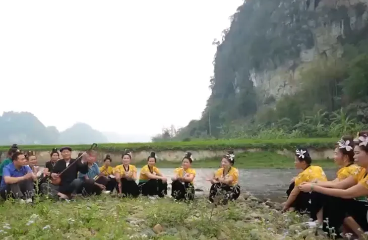 Điện Biên gìn giữ điệu xòe Thái - Ảnh 2. Điện Biên gìn giữ điệu xòe Thái - Ảnh 2.