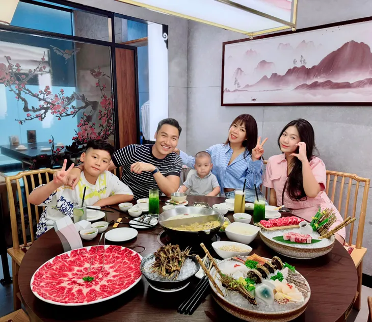 Tăng Thanh Hà khoe nhan sắc xứng danh ngọc nữ, Huyền Baby khoe con gái xinh xắn - Ảnh 3. Tăng Thanh Hà khoe nhan sắc xứng danh ngọc nữ, Huyền Baby khoe con gái xinh xắn - Ảnh 3.