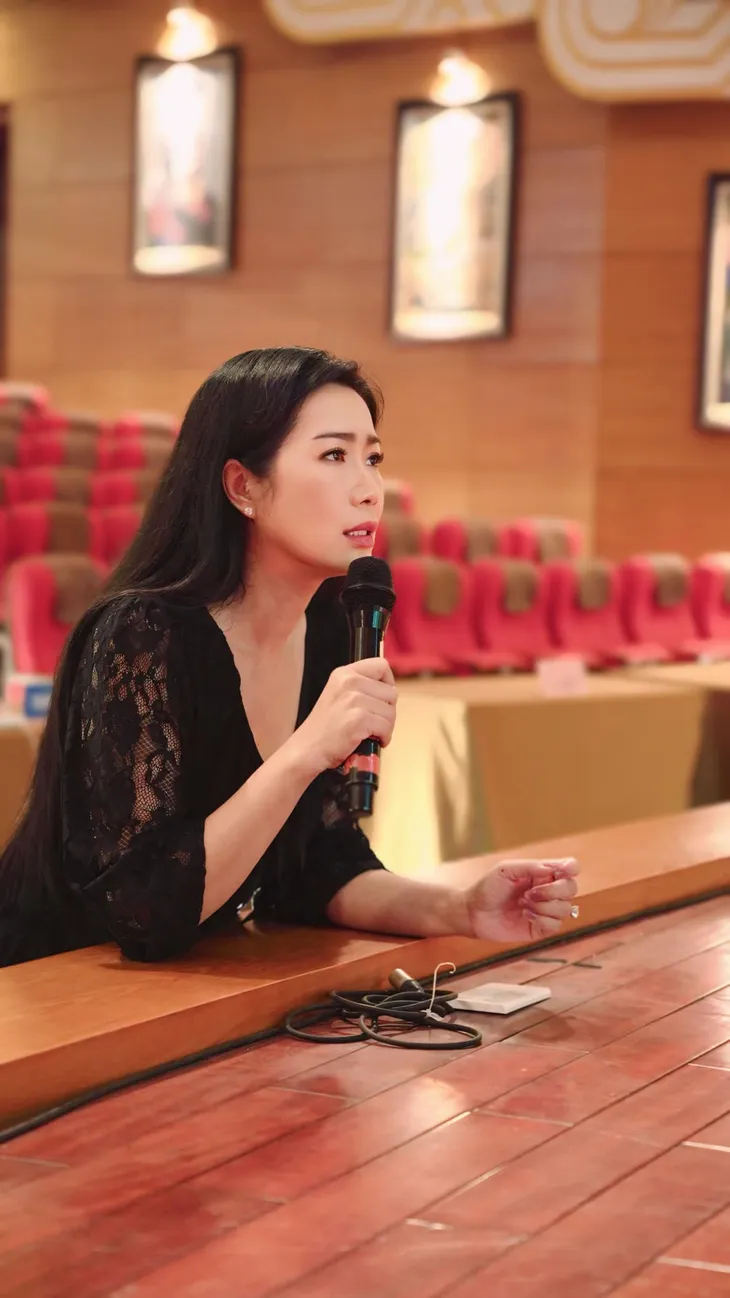 Tăng Thanh Hà khoe nhan sắc xứng danh ngọc nữ, Huyền Baby khoe con gái xinh xắn - Ảnh 8. Tăng Thanh Hà khoe nhan sắc xứng danh ngọc nữ, Huyền Baby khoe con gái xinh xắn - Ảnh 8.