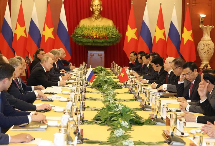 Tổng thống Nga Vladimir Putin kết thúc tốt đẹp chuyến thăm cấp Nhà nước tới Việt Nam - Ảnh 2. Tổng thống Nga Vladimir Putin kết thúc tốt đẹp chuyến thăm cấp Nhà nước tới Việt Nam - Ảnh 2.