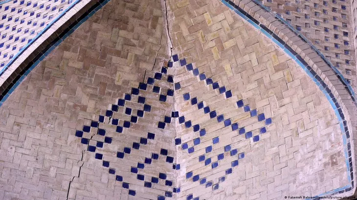 Khủng hoảng nước, nhiều thành phố tại Iran sụt lún nghiêm trọng - Ảnh 1. Khủng hoảng nước, nhiều thành phố tại Iran sụt lún nghiêm trọng - Ảnh 1.