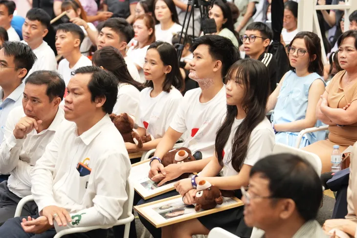 TP Hồ Chí Minh hưởng ứng Ngày Bạch biến Thế giới - Ảnh 2. TP Hồ Chí Minh hưởng ứng Ngày Bạch biến Thế giới - Ảnh 2.