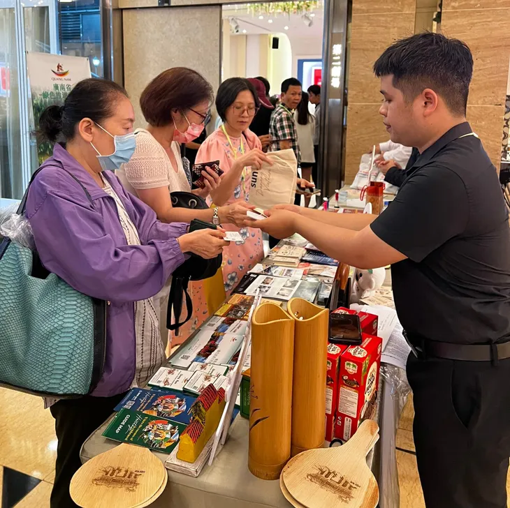 Thừa Thiên Huế, Đà Nẵng, Quảng Nam phối hợp quảng bá du lịch - Ảnh 3. Thừa Thiên Huế, Đà Nẵng, Quảng Nam phối hợp quảng bá du lịch - Ảnh 3.
