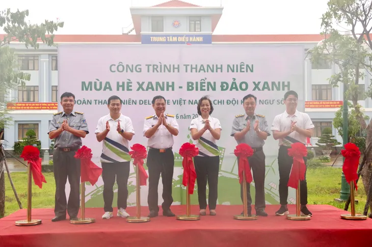 Chi đội Kiểm ngư số 2: Giao lưu “Mùa hè xanh - Thanh niên xung kích” - Ảnh 3. Chi đội Kiểm ngư số 2: Giao lưu “Mùa hè xanh - Thanh niên xung kích” - Ảnh 3.