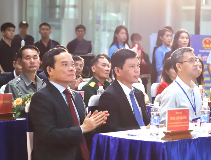 Cảng hàng không quốc tế đầu tiên tại Tây Nguyên được đưa vào hoạt động - Ảnh 1. Cảng hàng không quốc tế đầu tiên tại Tây Nguyên được đưa vào hoạt động - Ảnh 1.