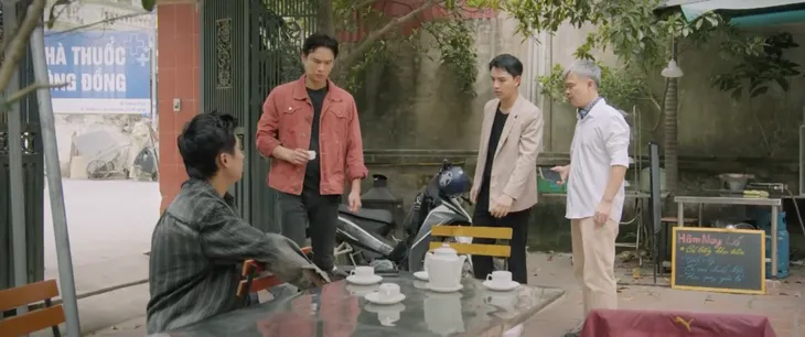 Những nẻo đường gần xa - Tập 21: Hùng quyết tâm không can dự vào cuộc đời của Dũng - Ảnh 16. Những nẻo đường gần xa - Tập 21: Hùng quyết tâm không can dự vào cuộc đời của Dũng - Ảnh 16.