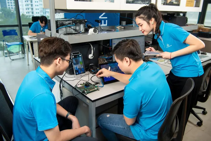 Điểm chuẩn xét học bạ đợt 4 của trường Đại học CMC năm 2024 - Ảnh 4. Điểm chuẩn xét học bạ đợt 4 của trường Đại học CMC năm 2024 - Ảnh 4.