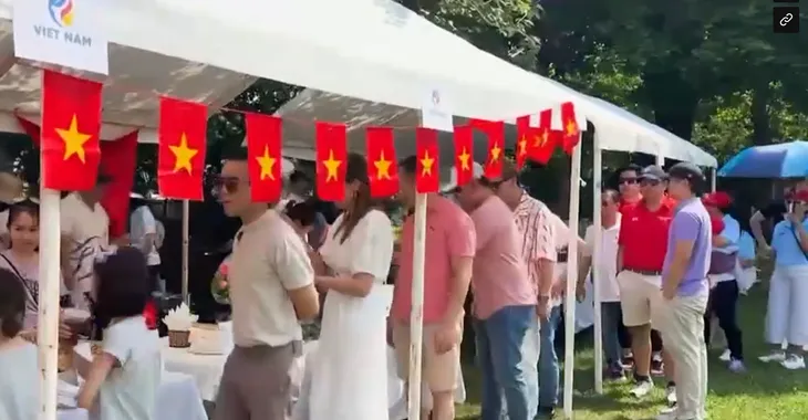Hàng nghìn người tham gia Ngày gia đình ASEAN tại New York - Ảnh 1. Hàng nghìn người tham gia Ngày gia đình ASEAN tại New York - Ảnh 1.