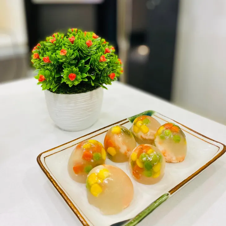 Ấn tượng với món tôm pha lê đẹp mắt - Ảnh 1. Ấn tượng với món tôm pha lê đẹp mắt - Ảnh 1.