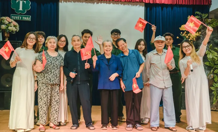 Ngày Gia đình Việt Nam: Lưu giữ gắn kết tình cảm giữa các thế hệ - Ảnh 1. Ngày Gia đình Việt Nam: Lưu giữ gắn kết tình cảm giữa các thế hệ - Ảnh 1.