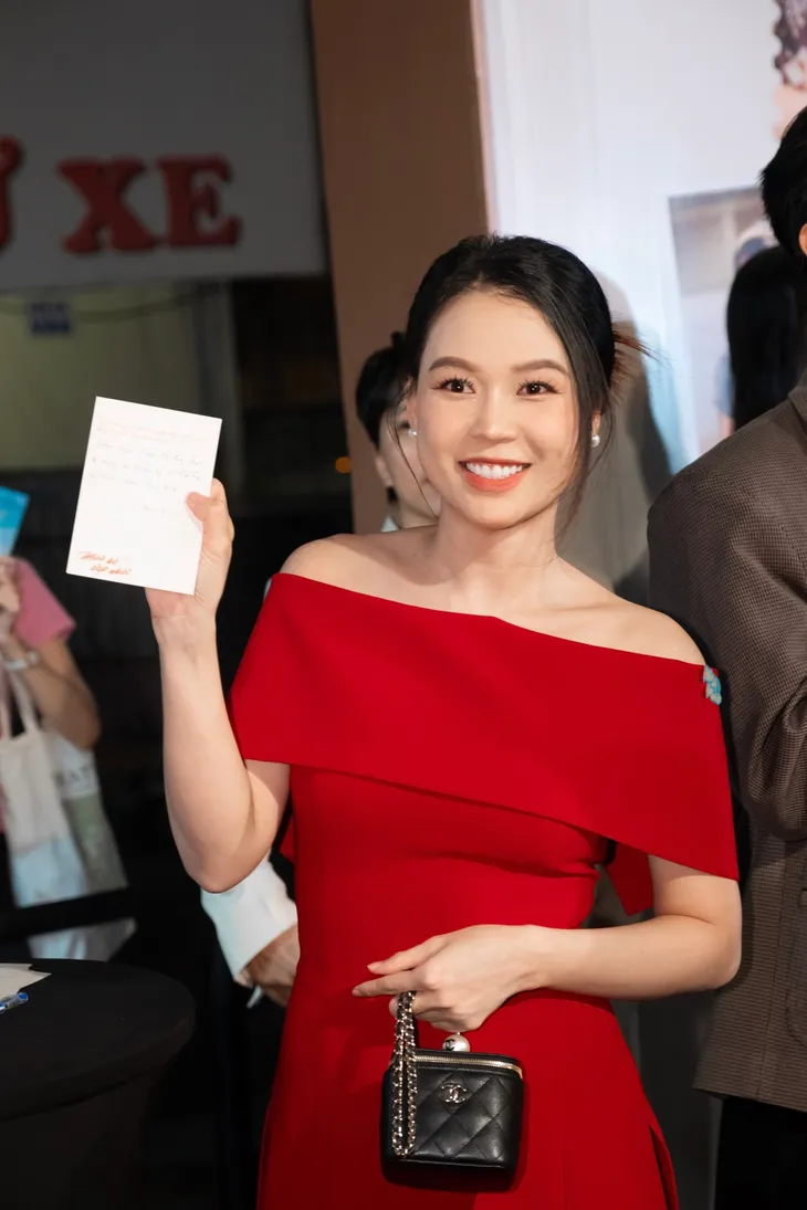 Dàn nghệ sĩ trở về tuổi thơ khi ra mắt phim Mùa hè đẹp nhất - Ảnh 6. Dàn nghệ sĩ trở về tuổi thơ khi ra mắt phim Mùa hè đẹp nhất - Ảnh 6.