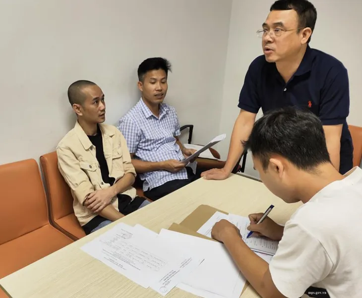 Bắt đối tượng truy nã sau 7 năm bỏ trốn ra nước ngoài - Ảnh 1. Bắt đối tượng truy nã sau 7 năm bỏ trốn ra nước ngoài - Ảnh 1.