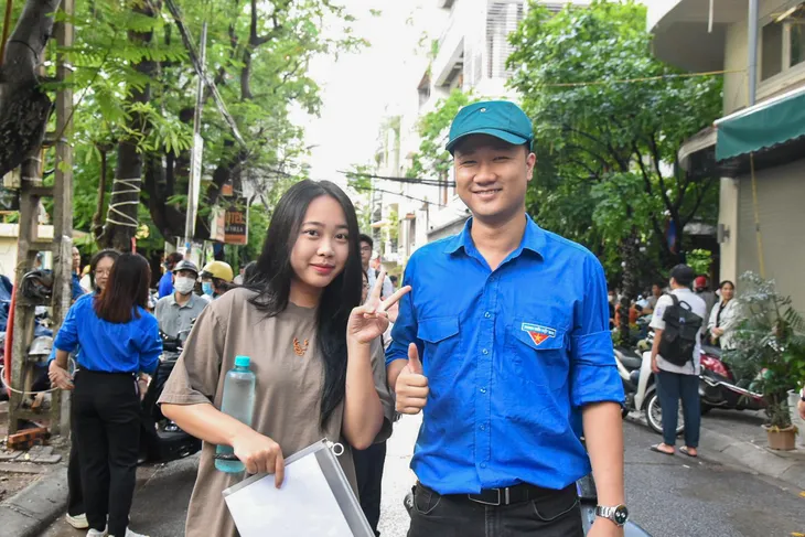 Tinh thần tuổi trẻ của những màu áo xanh - Ảnh 5. Tinh thần tuổi trẻ của những màu áo xanh - Ảnh 5.