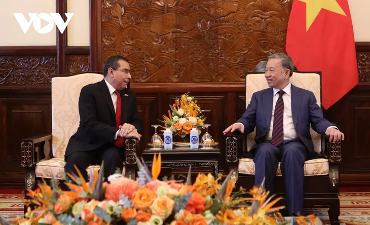 Chủ tịch nước Tô Lâm tiếp Đại sứ Colombia và Đại sứ Panama chào từ biệt - Ảnh 1. Chủ tịch nước Tô Lâm tiếp Đại sứ Colombia và Đại sứ Panama chào từ biệt - Ảnh 1.