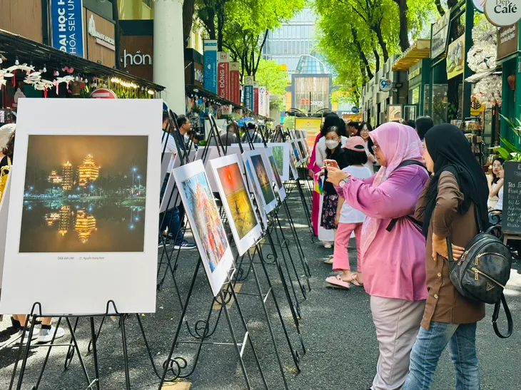 Người dân TP Hồ Chí Minh và du khách thưởng lãm 100 bức ảnh đặc sắc về An Giang - Ảnh 6. Người dân TP Hồ Chí Minh và du khách thưởng lãm 100 bức ảnh đặc sắc về An Giang - Ảnh 6.
