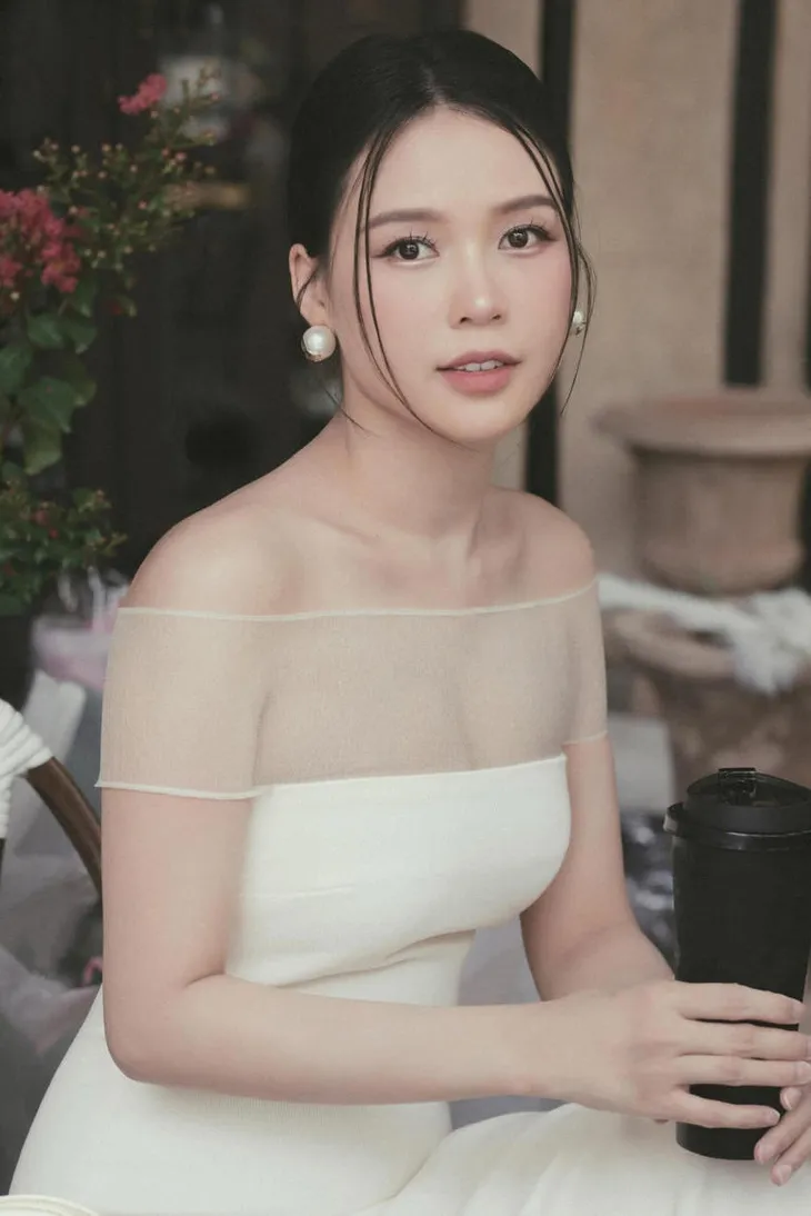 Hồ Ngọc Hà kỷ niệm 7 năm bên Kim Lý, Anh Đào tình tứ bên bạn trai - Ảnh 7. Hồ Ngọc Hà kỷ niệm 7 năm bên Kim Lý, Anh Đào tình tứ bên bạn trai - Ảnh 7.