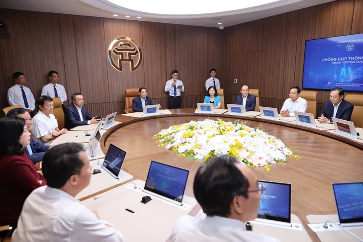 Thủ tướng: Hà Nội phải tiên phong trong thực hiện Đề án 06, chuyển đổi số - Ảnh 3. Thủ tướng: Hà Nội phải tiên phong trong thực hiện Đề án 06, chuyển đổi số - Ảnh 3.