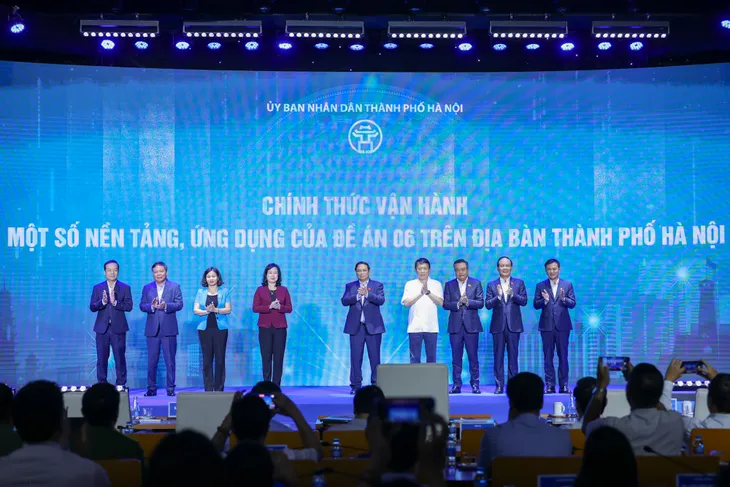 Thủ tướng: Hà Nội phải tiên phong trong thực hiện Đề án 06, chuyển đổi số - Ảnh 1. Thủ tướng: Hà Nội phải tiên phong trong thực hiện Đề án 06, chuyển đổi số - Ảnh 1.