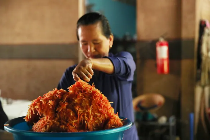 Về Bến Tre ăn nem chua vỏ bưởi - Ảnh 1. Về Bến Tre ăn nem chua vỏ bưởi - Ảnh 1.