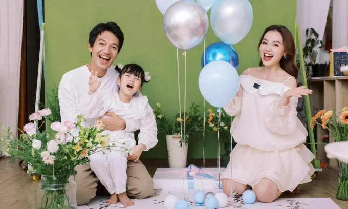 NSND Tự Long trông khác lạ, Quang Tuấn thông báo tin vui - Ảnh 2. NSND Tự Long trông khác lạ, Quang Tuấn thông báo tin vui - Ảnh 2.