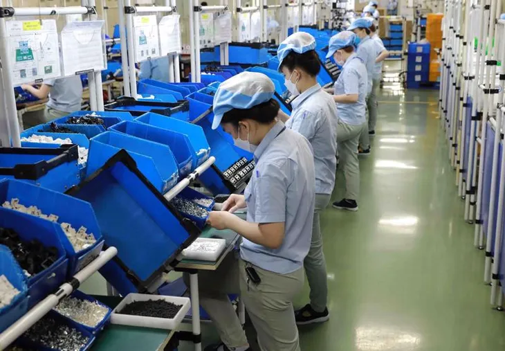 Nửa đầu năm: Sản xuất phục hồi nhanh đưa nền kinh tế thoát khỏi suy thoái - Ảnh 3. Nửa đầu năm: Sản xuất phục hồi nhanh đưa nền kinh tế thoát khỏi suy thoái - Ảnh 3.