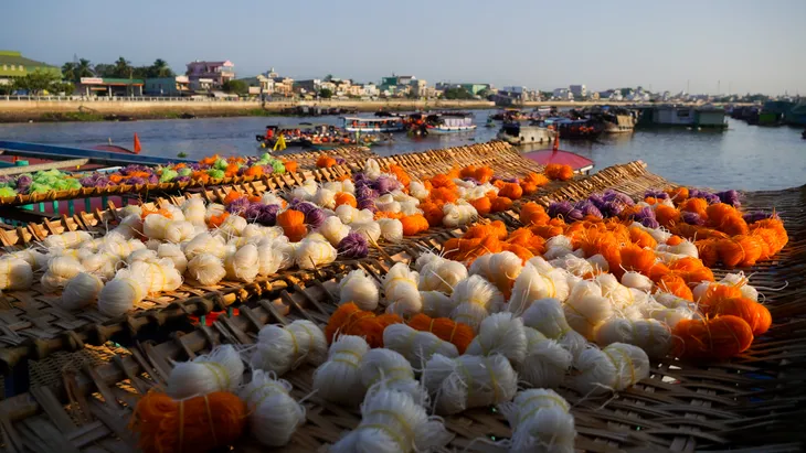 Trải nghiệm làm hủ tiếu đa sắc màu ở Chợ nổi Cái Răng - Ảnh 1. Trải nghiệm làm hủ tiếu đa sắc màu ở Chợ nổi Cái Răng - Ảnh 1.
