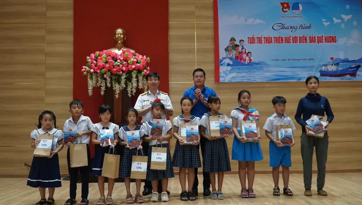 Tuổi trẻ Thừa Thiên Huế hoàn thành hành trình với Biển đảo quê hương - Ảnh 3.