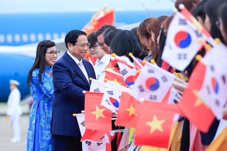 Thủ tướng Phạm Minh Chính tới Seoul, bắt đầu chuyến thăm chính thức Hàn Quốc - Ảnh 9. Thủ tướng Phạm Minh Chính tới Seoul, bắt đầu chuyến thăm chính thức Hàn Quốc - Ảnh 9.