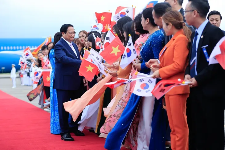 Thủ tướng Phạm Minh Chính tới Seoul, bắt đầu chuyến thăm chính thức Hàn Quốc - Ảnh 10. Thủ tướng Phạm Minh Chính tới Seoul, bắt đầu chuyến thăm chính thức Hàn Quốc - Ảnh 10.