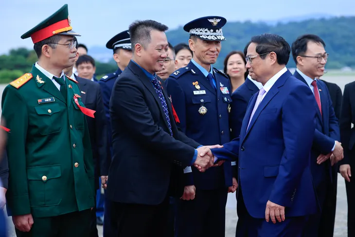 Thủ tướng Phạm Minh Chính tới Seoul, bắt đầu chuyến thăm chính thức Hàn Quốc - Ảnh 7. Thủ tướng Phạm Minh Chính tới Seoul, bắt đầu chuyến thăm chính thức Hàn Quốc - Ảnh 7.