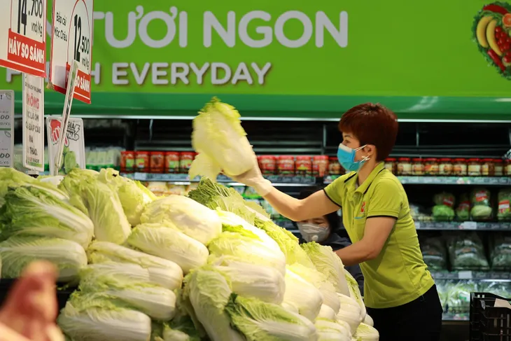Doanh nghiệp thực phẩm tăng sản xuất, giảm giá bán cho vùng bão lũ - Ảnh 1. Doanh nghiệp thực phẩm tăng sản xuất, giảm giá bán cho vùng bão lũ - Ảnh 1.