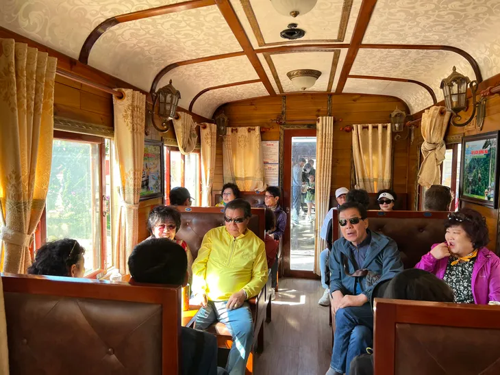 Tàu cổ Đà Lạt - Sức hút mới cho du lịch xứ ngàn hoa - Ảnh 4. Tàu cổ Đà Lạt - Sức hút mới cho du lịch xứ ngàn hoa - Ảnh 4.