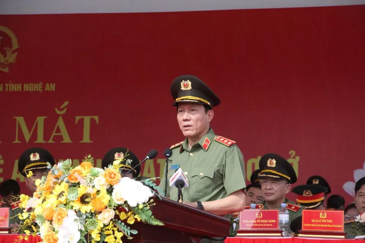 Nghệ An ra mắt Lực lượng tham gia bảo vệ an ninh, trật tự ở cơ sở - Ảnh 1. Nghệ An ra mắt Lực lượng tham gia bảo vệ an ninh, trật tự ở cơ sở - Ảnh 1.