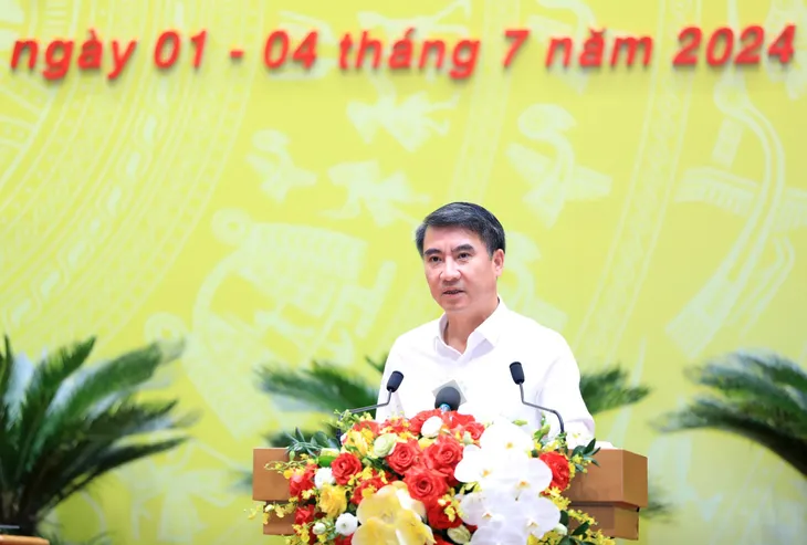 Hà Nội thông qua 11 nhiệm vụ trọng tâm phát triển kinh tế - xã hội 6 tháng cuối năm - Ảnh 1. Hà Nội thông qua 11 nhiệm vụ trọng tâm phát triển kinh tế - xã hội 6 tháng cuối năm - Ảnh 1.