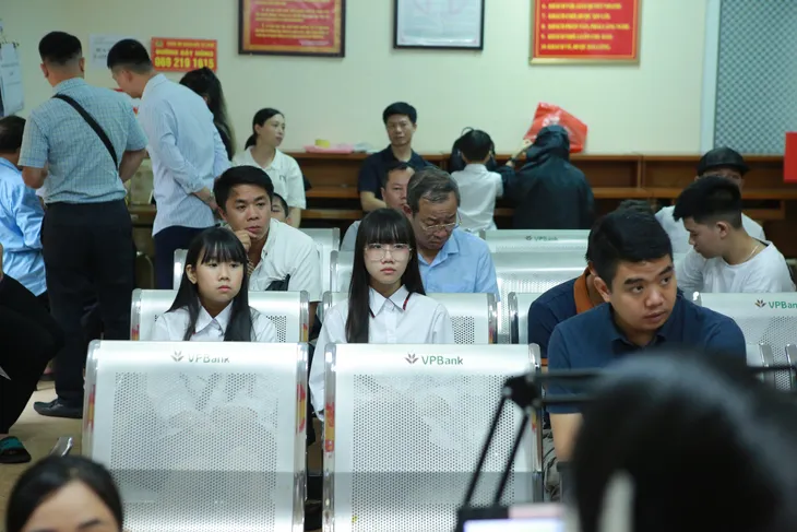 Công dân nhí háo hức đi làm thẻ căn cước - Ảnh 5. Công dân nhí háo hức đi làm thẻ căn cước - Ảnh 5.