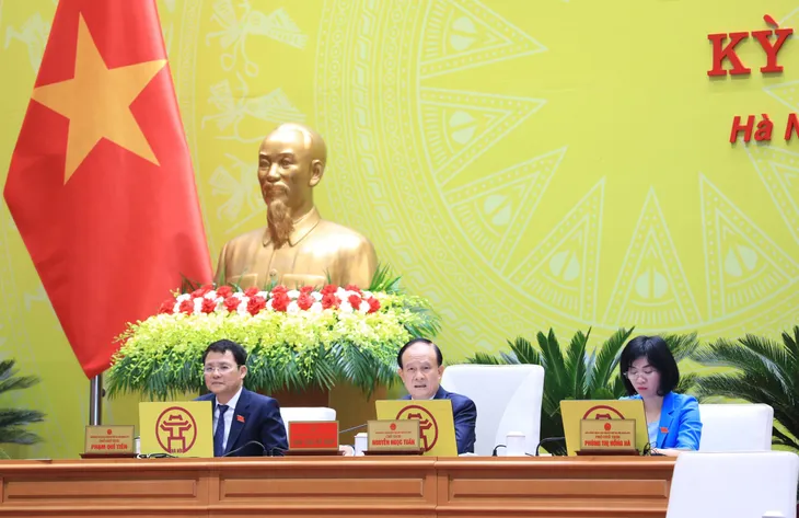 Giám đốc Công an Hà Nội: Nhiều gia đình tự trang bị bình chữa cháy rất khó khăn vì ăn còn không đủ - Ảnh 1. Giám đốc Công an Hà Nội: Nhiều gia đình tự trang bị bình chữa cháy rất khó khăn vì ăn còn không đủ - Ảnh 1.
