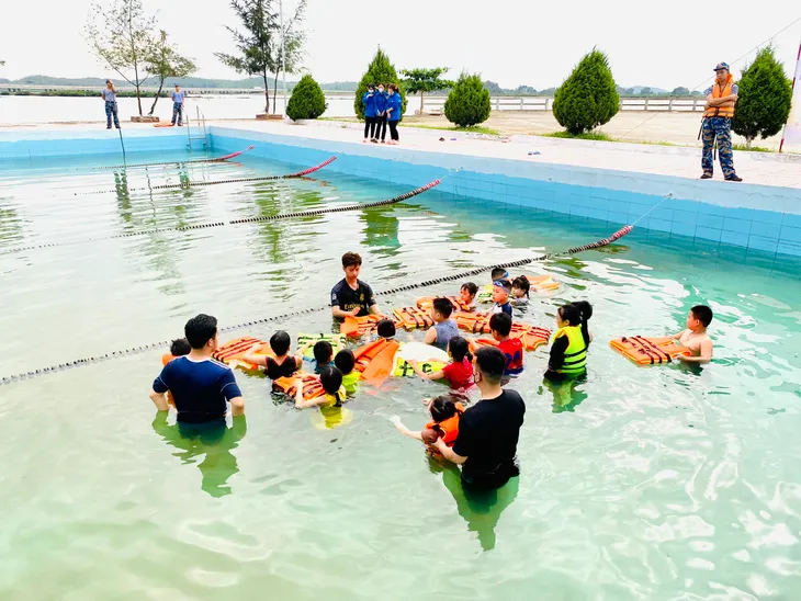 Quảng Ninh: Nhiều sân chơi bổ ích cho trẻ dịp hè - Ảnh 7.