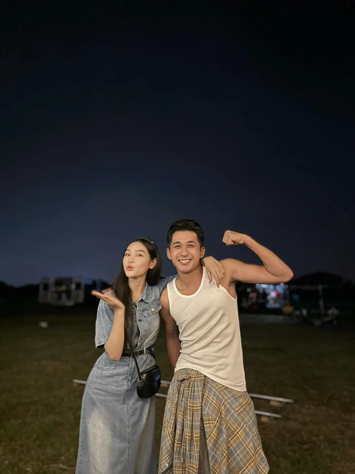 Đoàn làm phim Những nẻo đường gần xa đóng máy - Ảnh 7. Đoàn làm phim Những nẻo đường gần xa đóng máy - Ảnh 7.